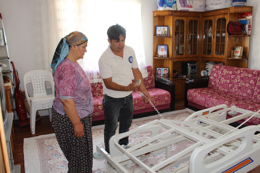 BÜYÜKŞEHİR BELEDİYESİ HASTA VE HASTA YAKINLARININ YANINDA